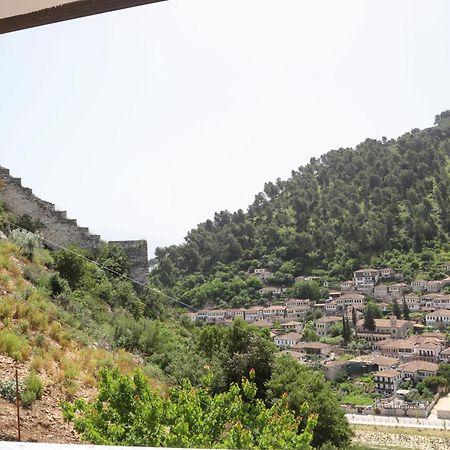 Vila Luen Berat Exterior photo