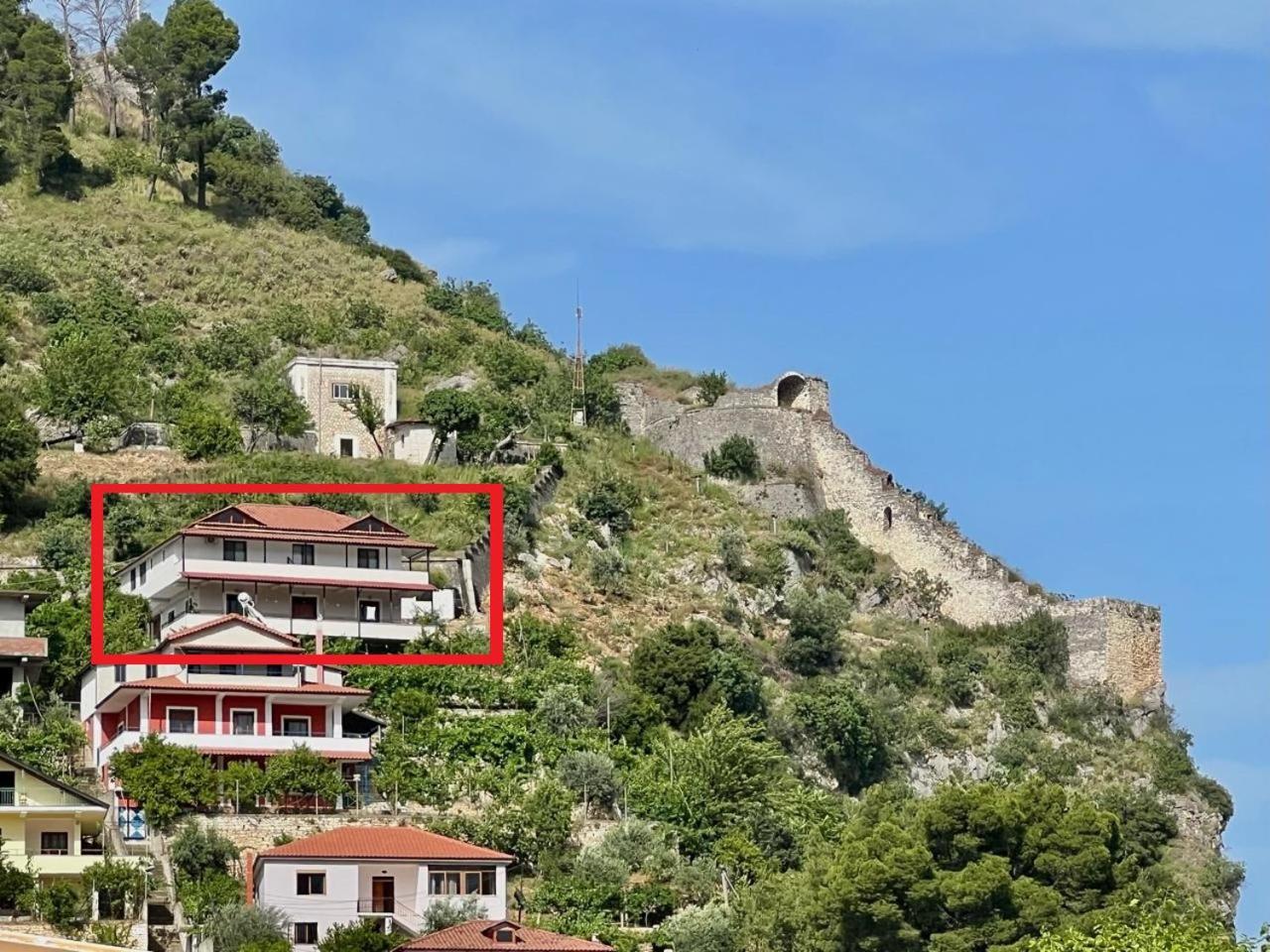 Vila Luen Berat Exterior photo